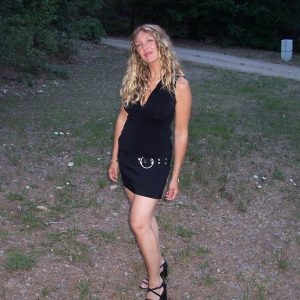 Léona - rencontre-MILF-Angers